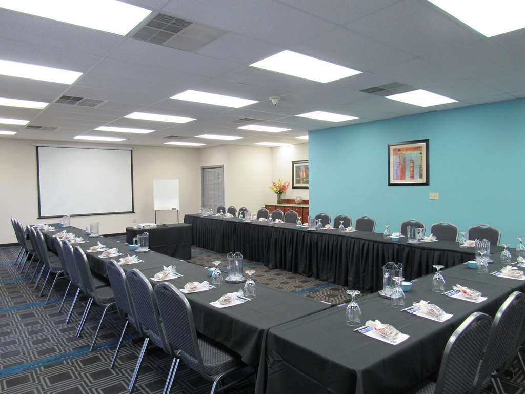 Hampton By Hilton Harrisburg West Hotel